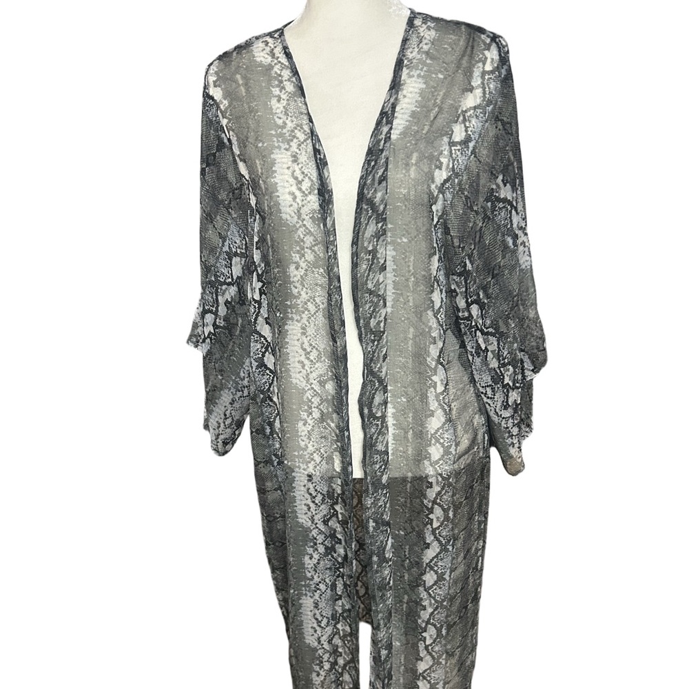 Vince Camuto Snake Print
Sheer Kimono Cardigan